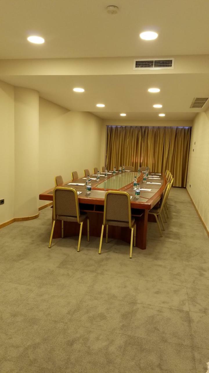 Sky 2 Hotel טיראנה מראה חיצוני תמונה